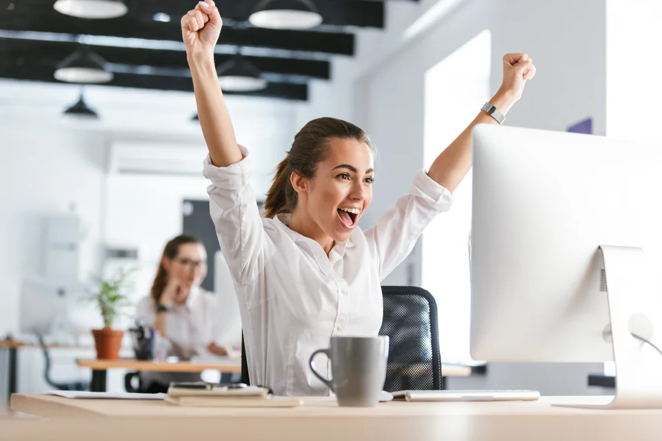 Coworking space Changing a KVK mailing address: entrepreneur working in a shared office