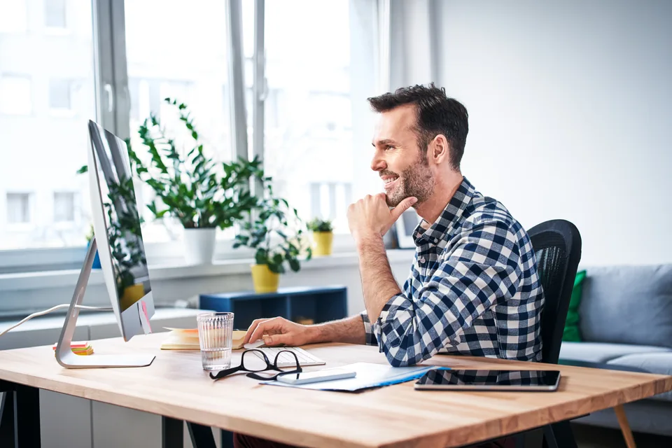 Coworking space Registration address: entrepreneur at a computer