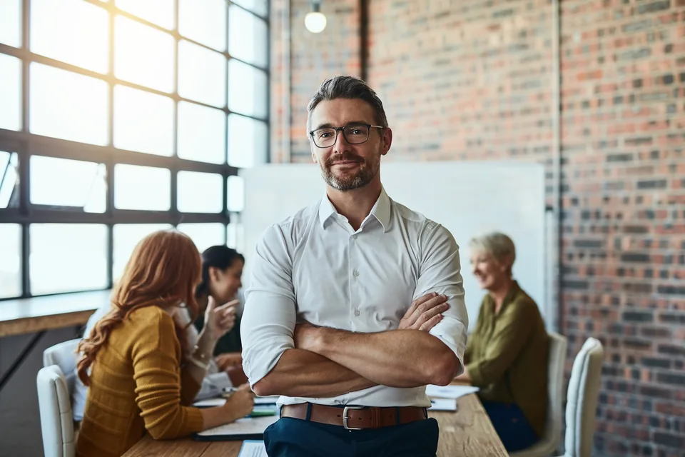 Virtual office: entrepreneur with colleagues in an office